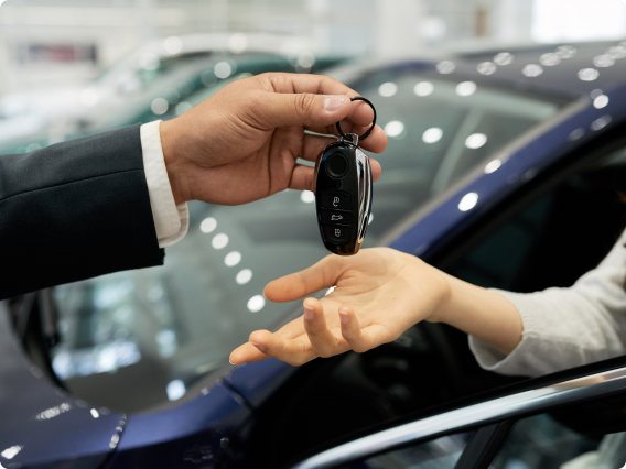 hand-over-car-key3x.png